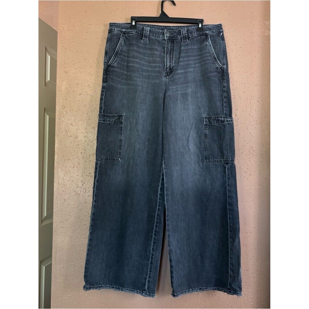 American Eagle Wide Leg Cargo Jeans Black High Rise Raw Hem 16 Long